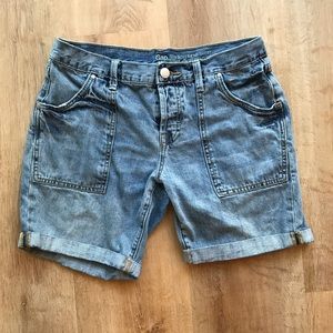 Gap boyfriend “worker” shorts, 8 / 10